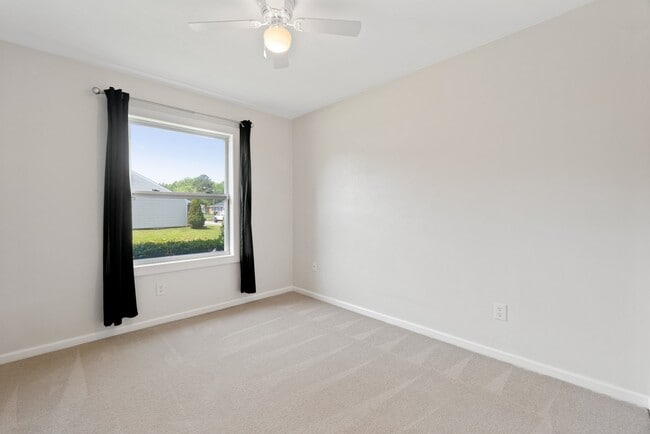 Building Photo - 2884 Bamberg Pl