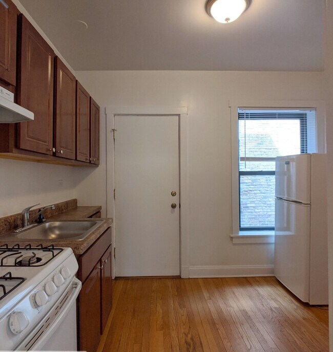 Building Photo - 2621 N Spaulding Ave