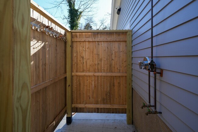 Building Photo - 90 Edgartown Rd