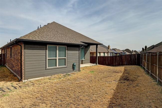 Building Photo - 207 Michael Dr