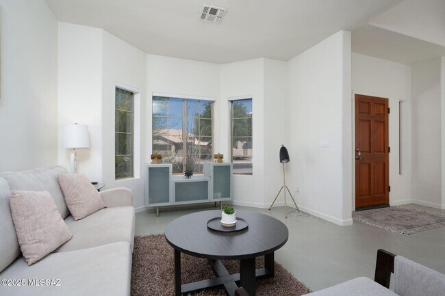 Building Photo - 6851 W Kern Dr