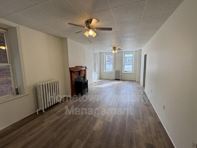 Building Photo - 1109 E Philadelphia St