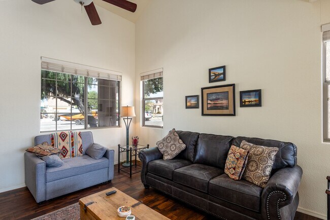 Building Photo - Gated Community 2 Bed/2 Bath Condo Furnished Long term Boat deep garage