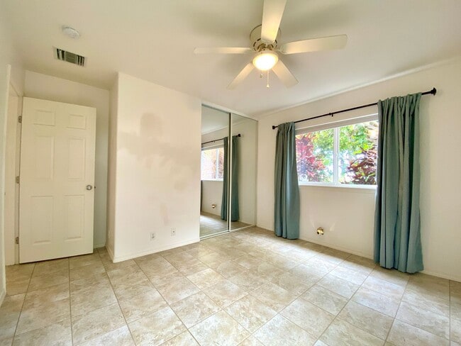 Building Photo - 75-654-654 Lalii Pl