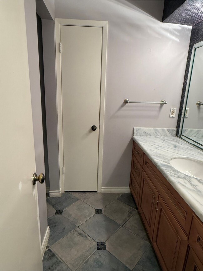 Building Photo - 4027 Summit Valley Dr