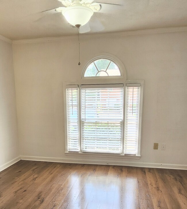 Building Photo - 5595 Executive Way