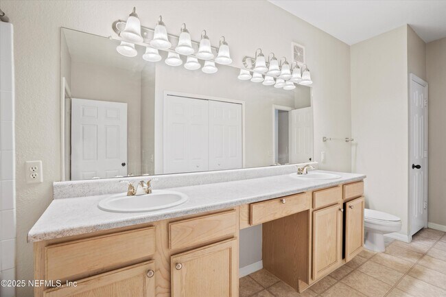 Building Photo - 7800 Point Meadows Dr