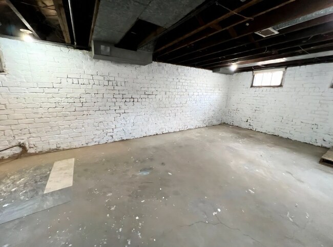 Building Photo - 2214-2216 7th Ave