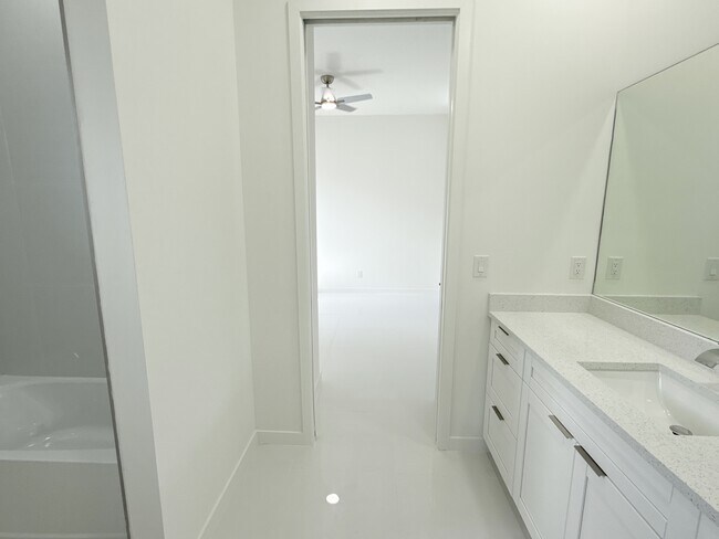 Building Photo - 4113 NW 34th St