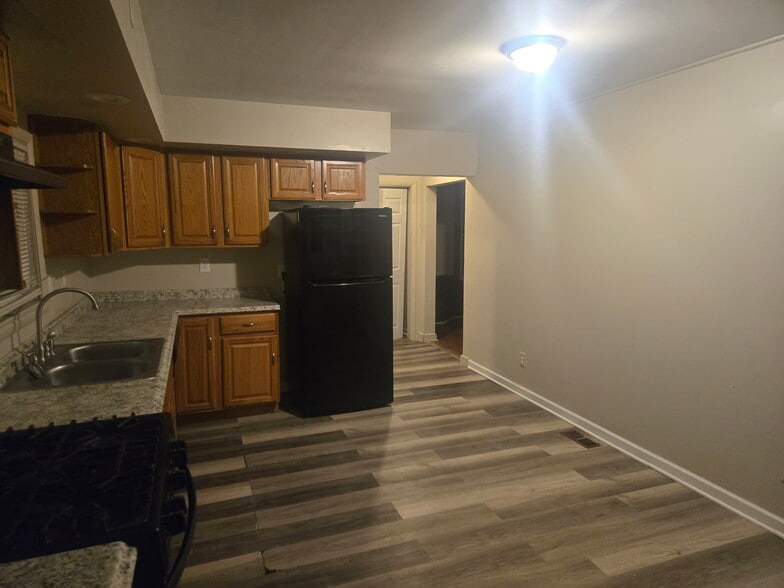 Building Photo - 920 Adams St