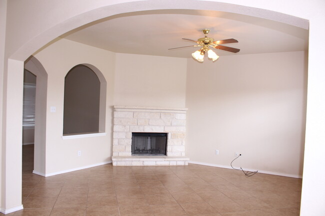 Building Photo - Spacious 4 bedroom in Wildhorse Creek