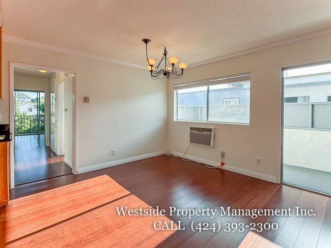 Building Photo - 1827 S Barrington Ave