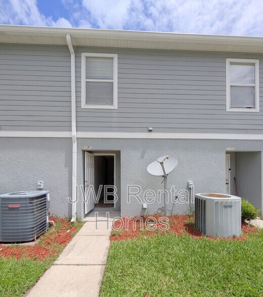 Building Photo - 8475 McGirts Village Ln