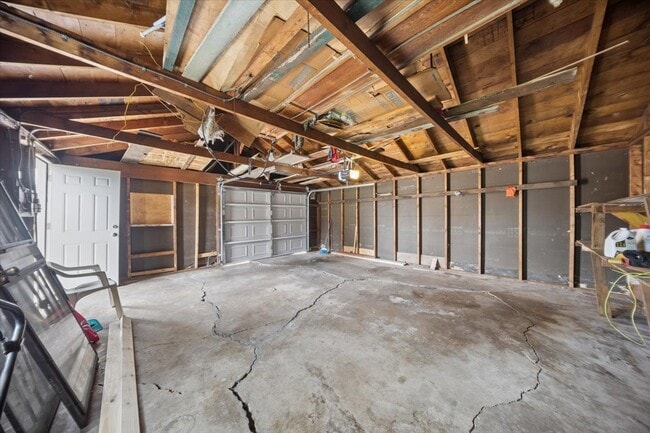 Building Photo - 7732 S Springfield Ave