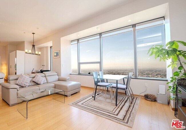 Building Photo - 1100 Wilshire Blvd