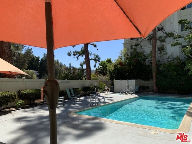 Building Photo - 11138 Aqua Vista St