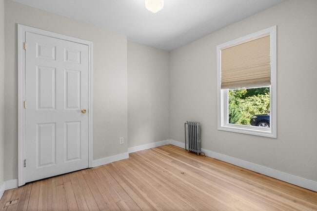 Building Photo - 144 Waverly Rd