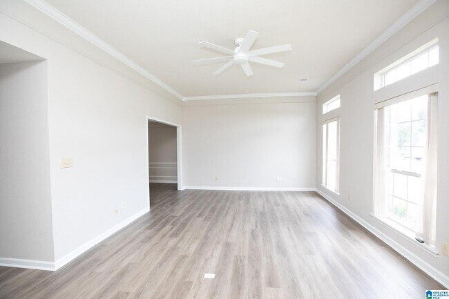 Building Photo - 123 Braxton Way