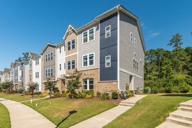 Building Photo - 622 Firebrick Dr