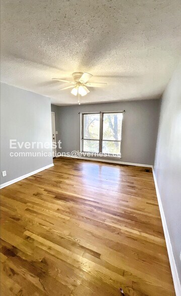 Building Photo - 18 Inglenook Dr