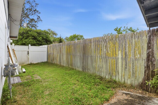 Building Photo - 4731 NW 39th St