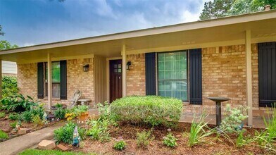 Building Photo - 4723 Lost Oak Dr
