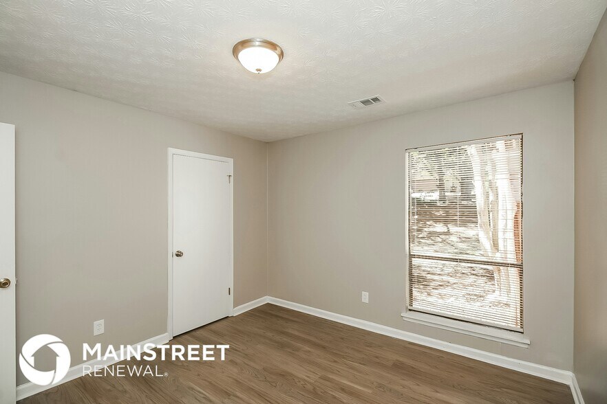 Building Photo - 8178 Winewood Way