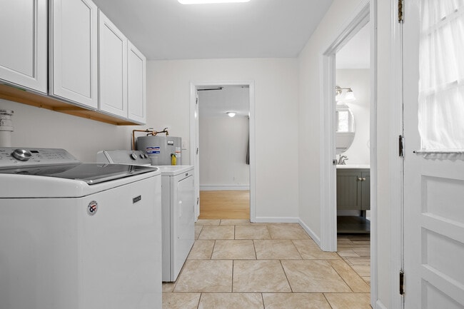 Laundry - 3291 Van Buren St