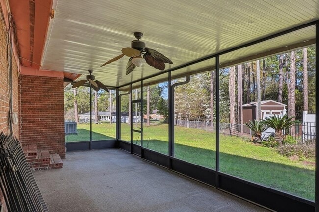 Building Photo - 2101 Goldendale Ln