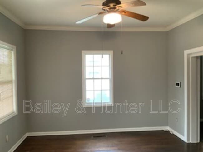 Building Photo - 486 E Ontario Ave SW