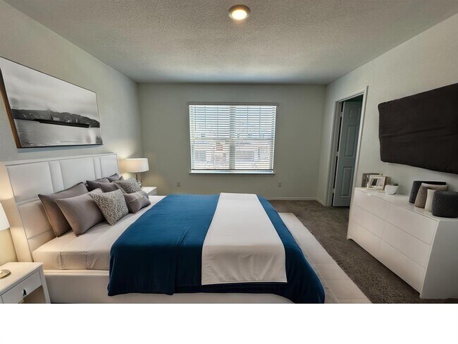 Building Photo - 253 Redonda Dr