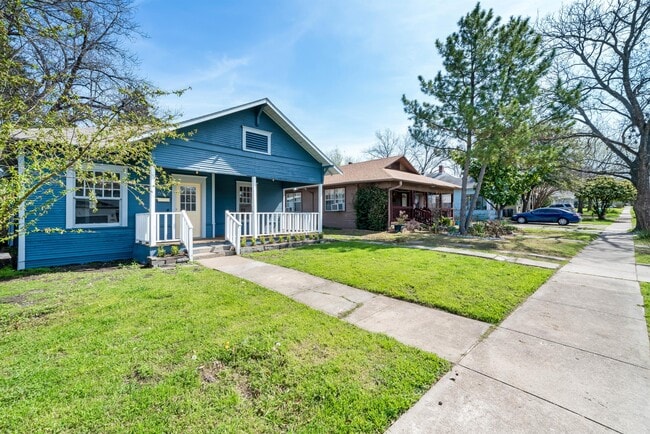 Building Photo - 612 Martinique Ave