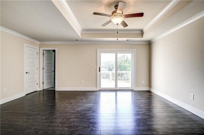 Building Photo - 827 Stone Ridge Ln NE