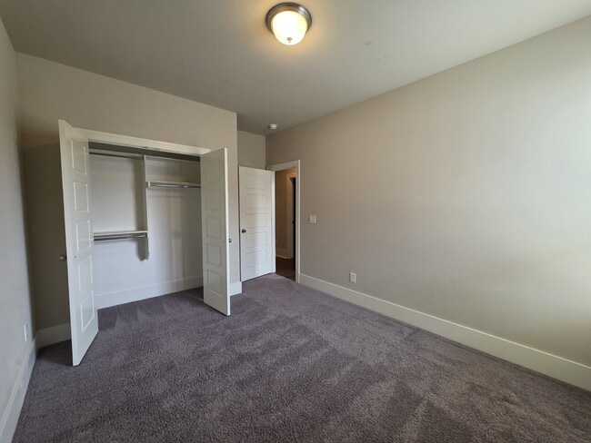 Building Photo - 616 Mill Pond Wy