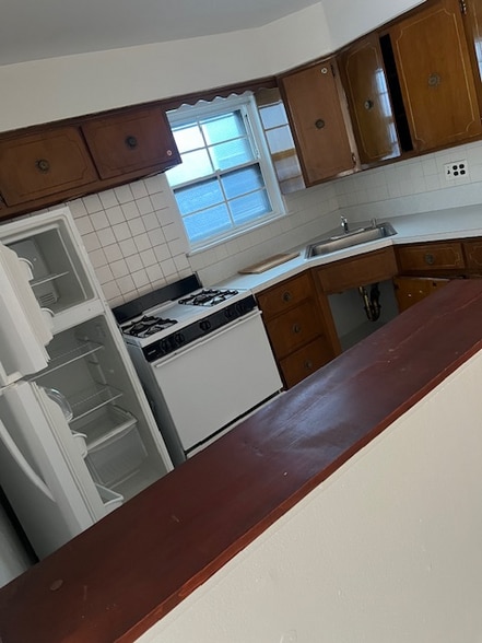 Building Photo - 25-28 35th St