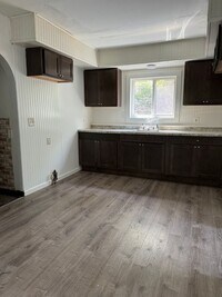 Building Photo - 35 Sherwood Ave