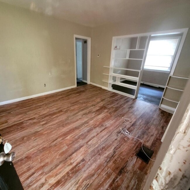 Building Photo - 8316 Buttercup St