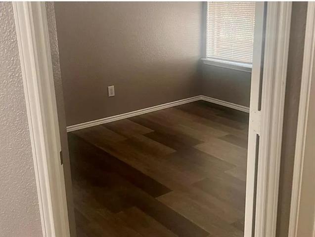 Building Photo - 10216 Tustin Terrace