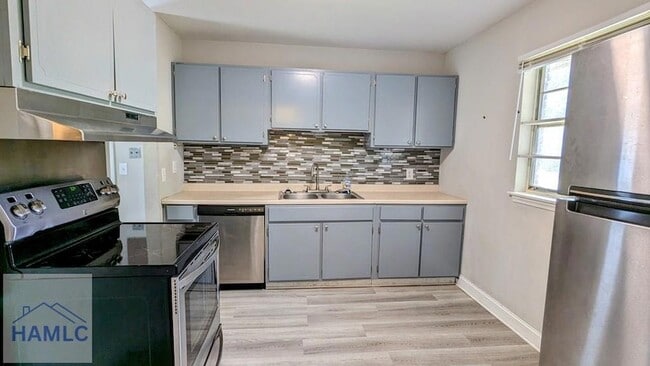 Building Photo - 613 Franklin St