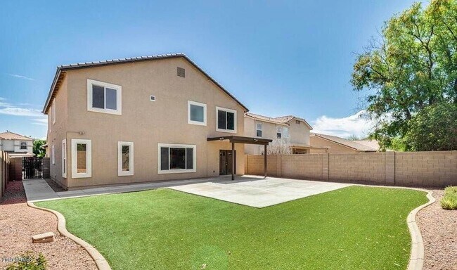 Building Photo - 15340 W Laurel Ln