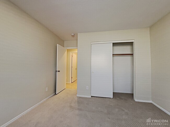 Building Photo - 2013 S 86th Dr