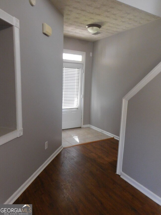 Building Photo - 566 Pond Lillies Rd SE