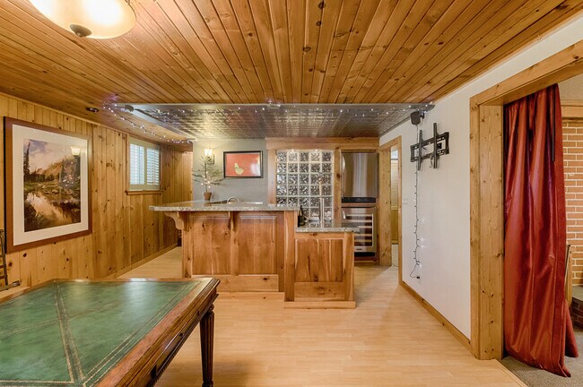 Building Photo - Boise, Beautiful home in the Foothills with lots of privacy