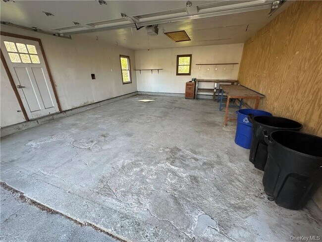 Building Photo - 1 Mineral Springs Rd