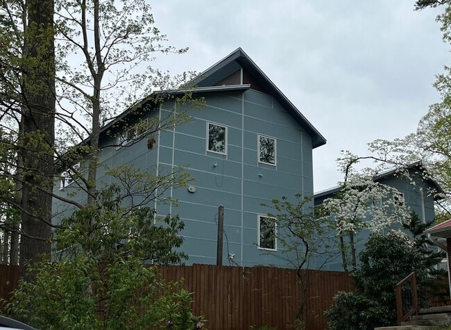 Building Photo - 82 Wood Ave