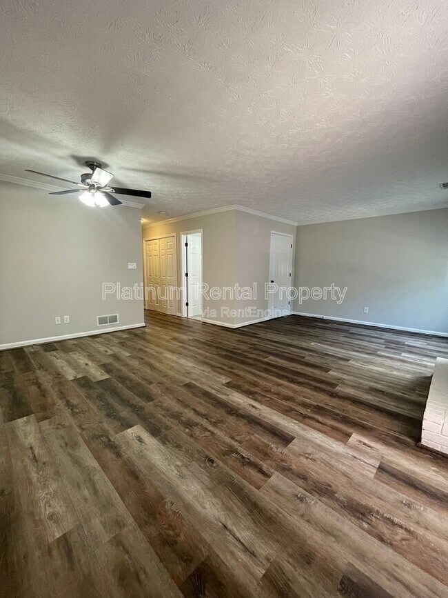 Building Photo - 1125 Jamestowne Trail