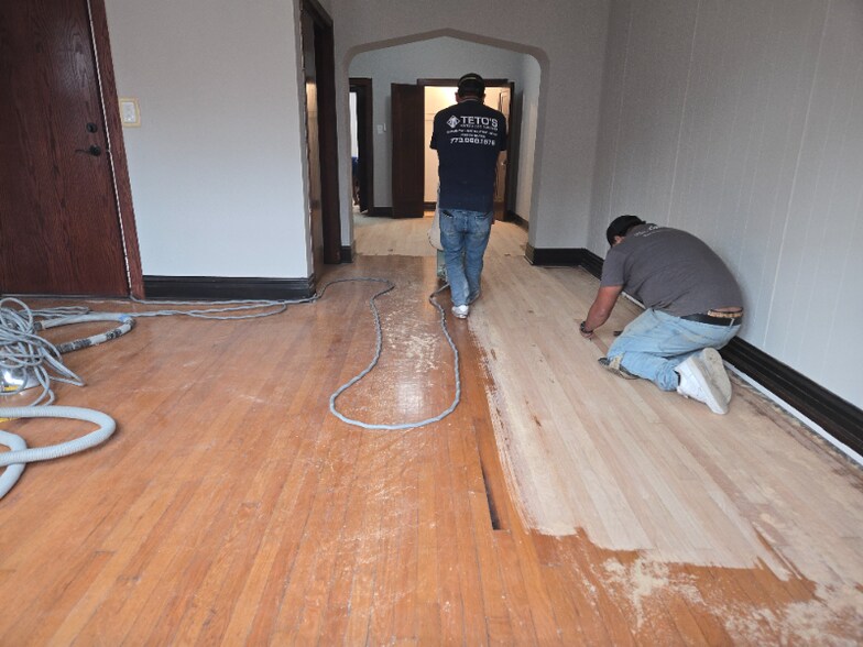 Building Photo - 6319 S Central Ave