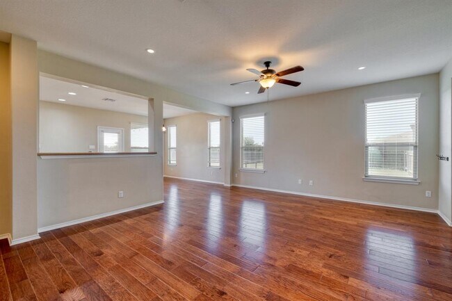 Building Photo - 117 Brittany Ln