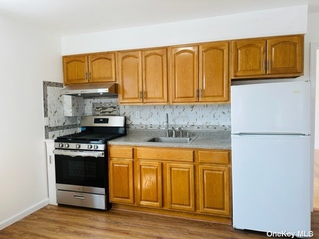 Primary Photo - 215 Willis Ave