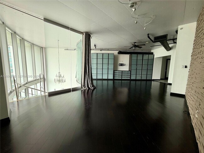 Building Photo - 690 SW 1st Ct